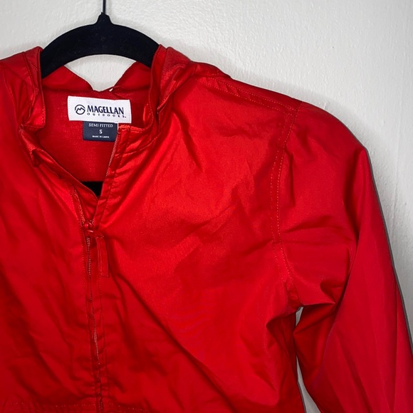 🐚Adorable Magellan Red Outdoor jacket! - Picture 1 of 10